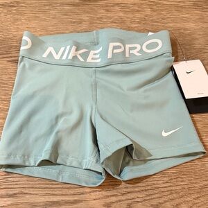 Nike Pro Women's 3” Shorts. NWT